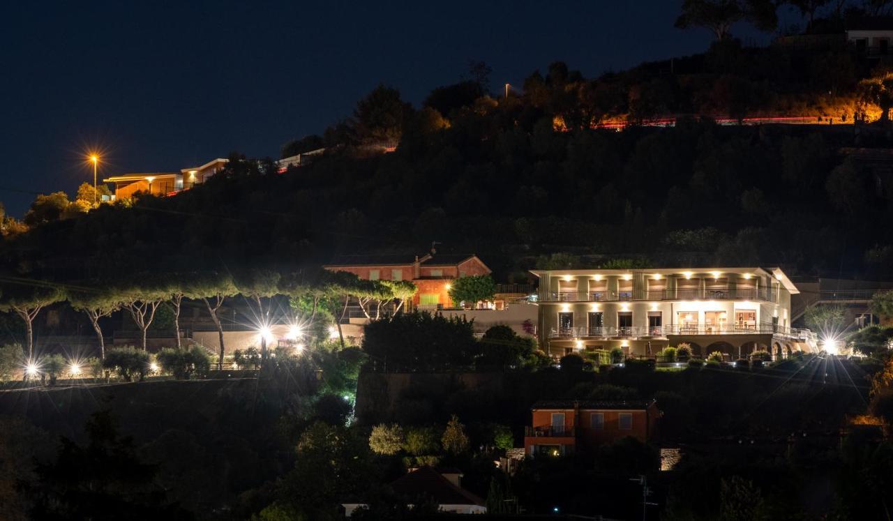 Villa Lea Империя Экстерьер фото